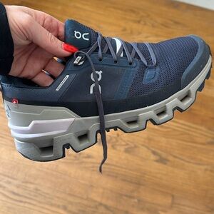 On cloud hiking sneakers only worn a few times. Women’s 8.5